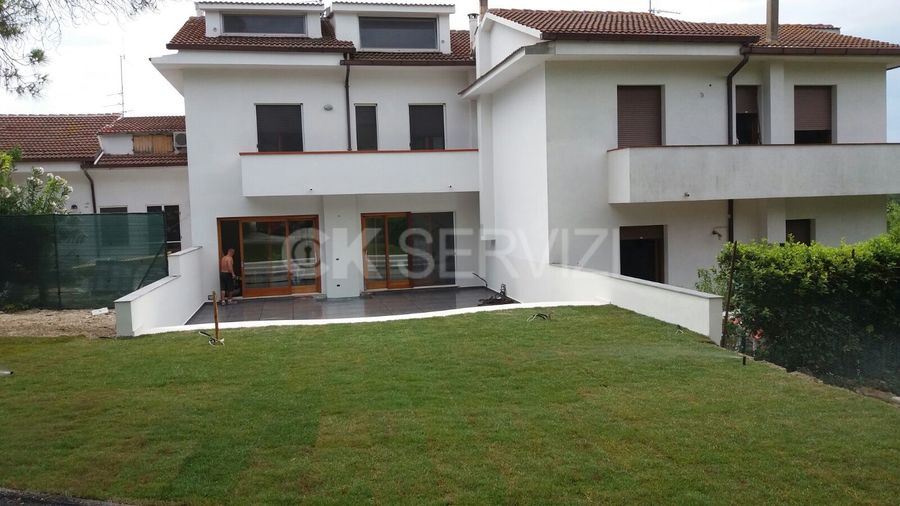CASA SINGOLA A PIETRALACROCE